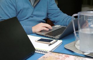 TELETRAVAIL OU TRAVAIL A DOMICILE … ?