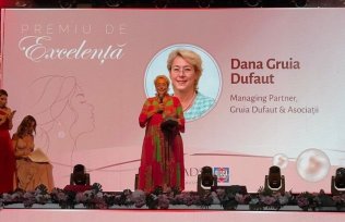 DANA GRUIA DUFAUT RE&Ccedil;OIT LE PRIX D&rsquo;EXCELLENCE LORS DU GALA SHE LEADS