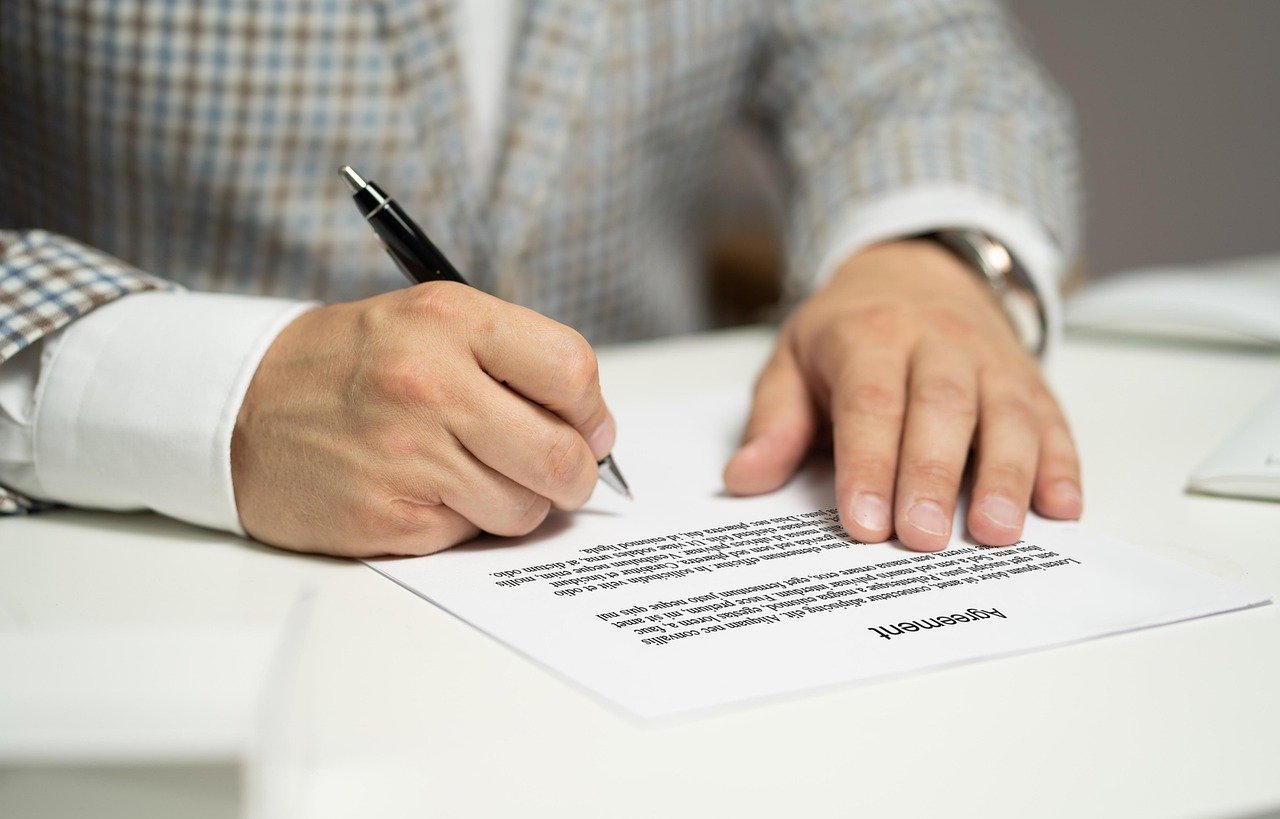 SCRISOAREA DE INTENȚIE: UTILITATE, RISCURI ȘI RECOMANDĂRI DIN PRACTICA INSTANȚELOR