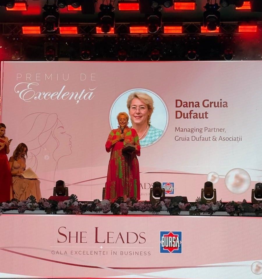 DANA GRUIA DUFAUT RE&Ccedil;OIT LE PRIX D&rsquo;EXCELLENCE LORS DU GALA SHE LEADS